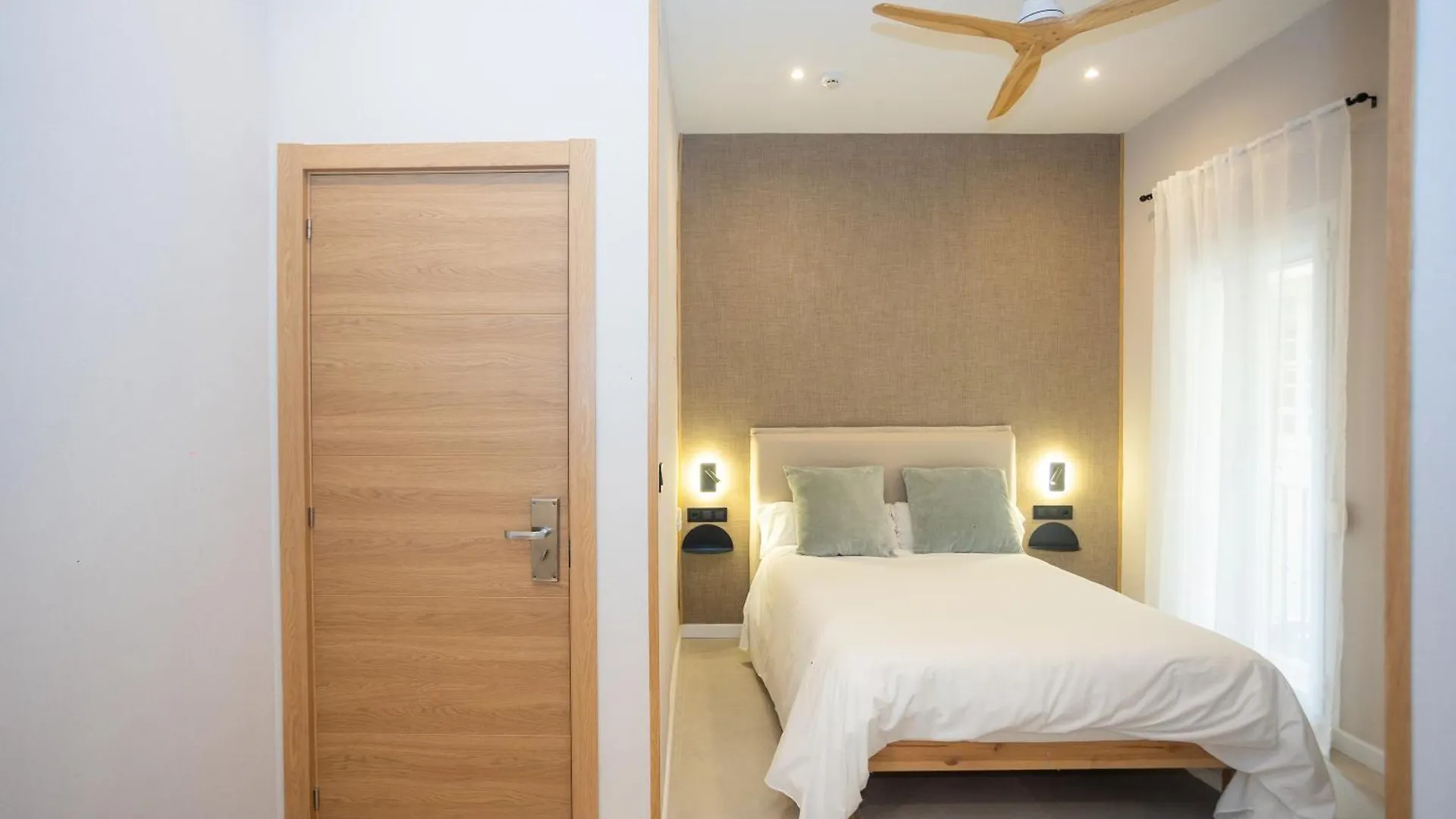 Hostel Chinitas Urban Rooms Malaga