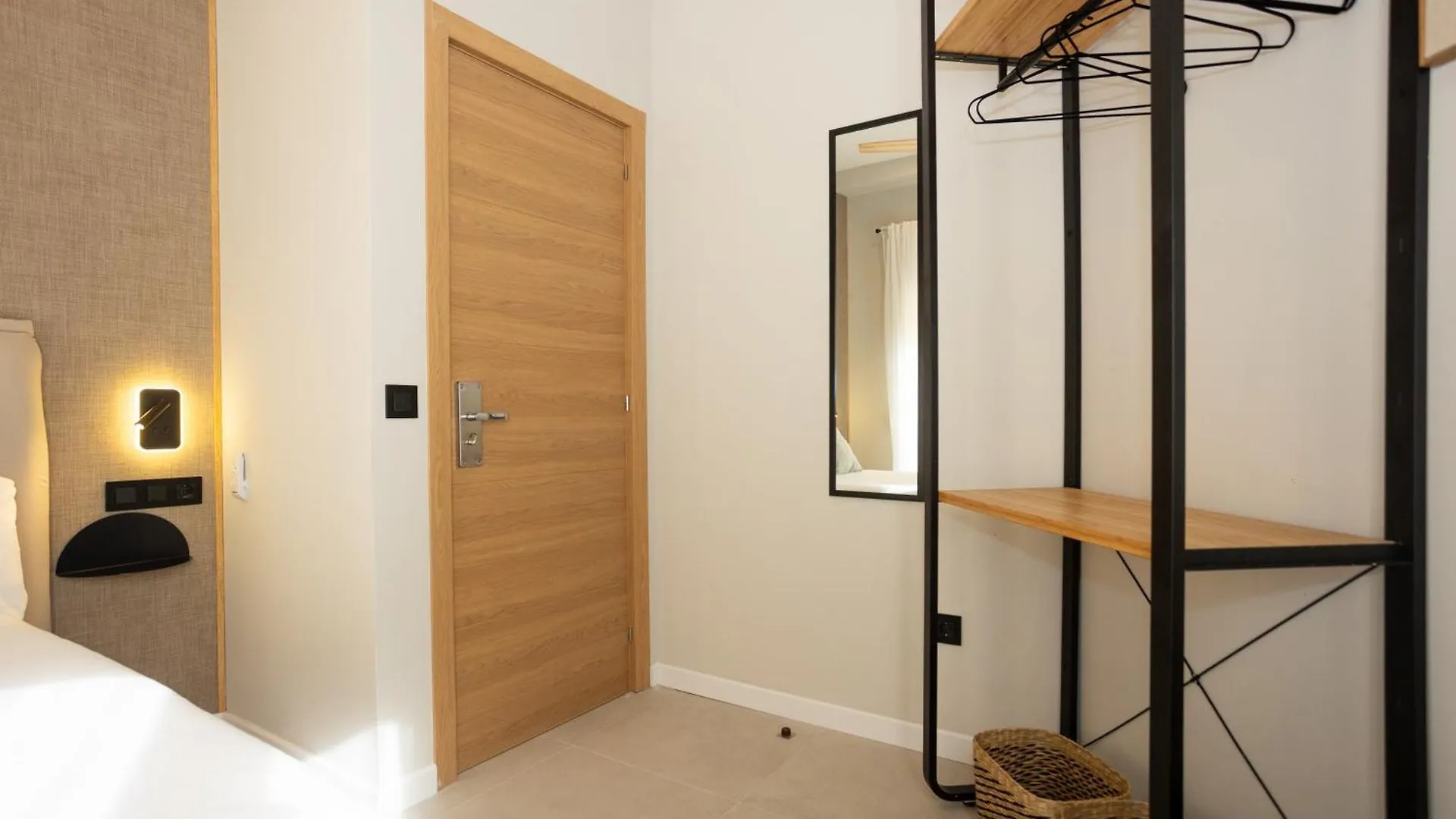 Chinitas Urban Rooms Malaga